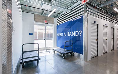 Convenient access for indoor units & moving carts that may be used free of charge.