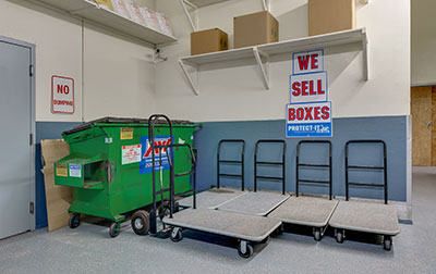 Moving carts that may be used free of charge.